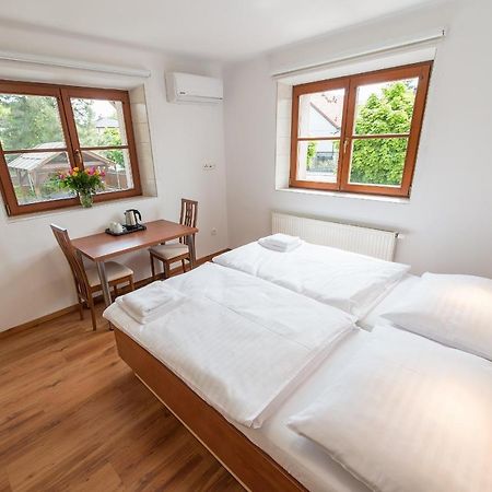 Penzion Leknín Třeboň Esterno foto