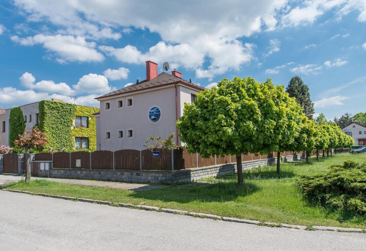 Penzion Leknín Třeboň Esterno foto